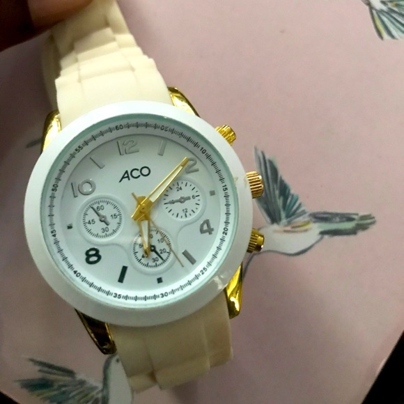 Watch - Picture 1 of 5